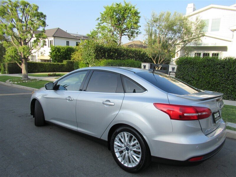 2015 Ford Focus Titanium   - Photo 9 - Sherman Oaks, CA 91423
