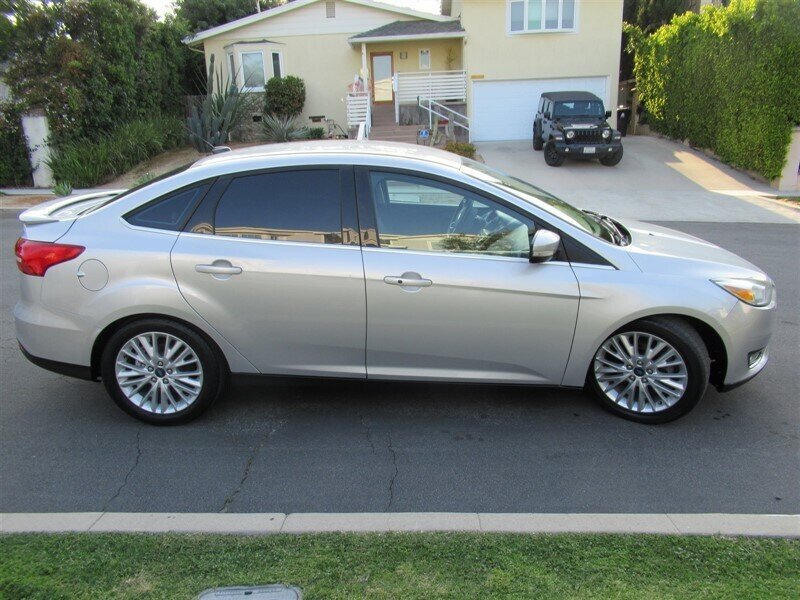 2015 Ford Focus Titanium   - Photo 6 - Sherman Oaks, CA 91423
