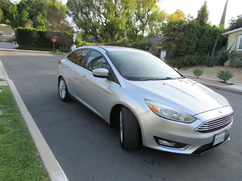 2015 Ford Focus Titanium   - Photo 4 - Sherman Oaks, CA 91423