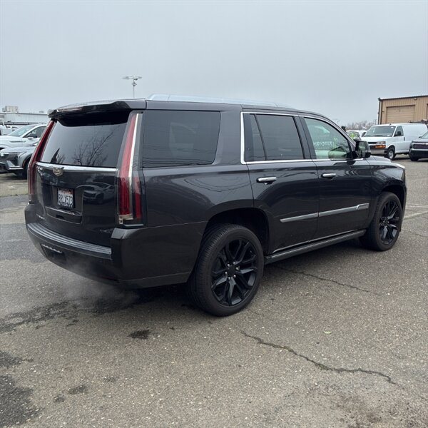 2016 Cadillac Escalade Platinum   - Photo 7 - Sherman Oaks, CA 91423