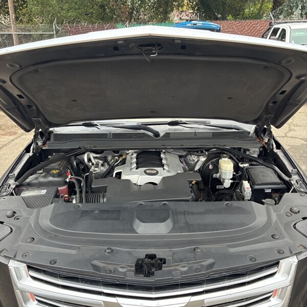 2016 Cadillac Escalade Platinum   - Photo 12 - Sherman Oaks, CA 91423