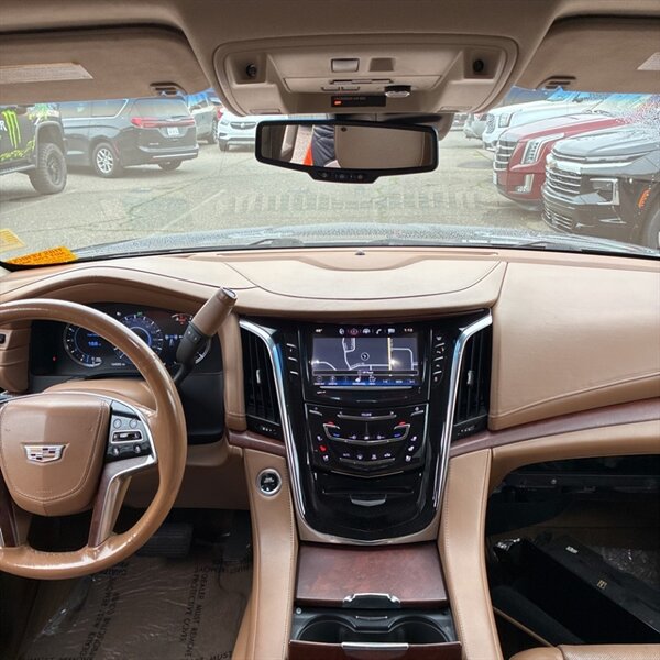 2016 Cadillac Escalade Platinum   - Photo 25 - Sherman Oaks, CA 91423