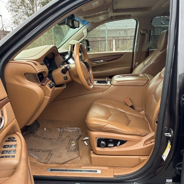 2016 Cadillac Escalade Platinum   - Photo 15 - Sherman Oaks, CA 91423