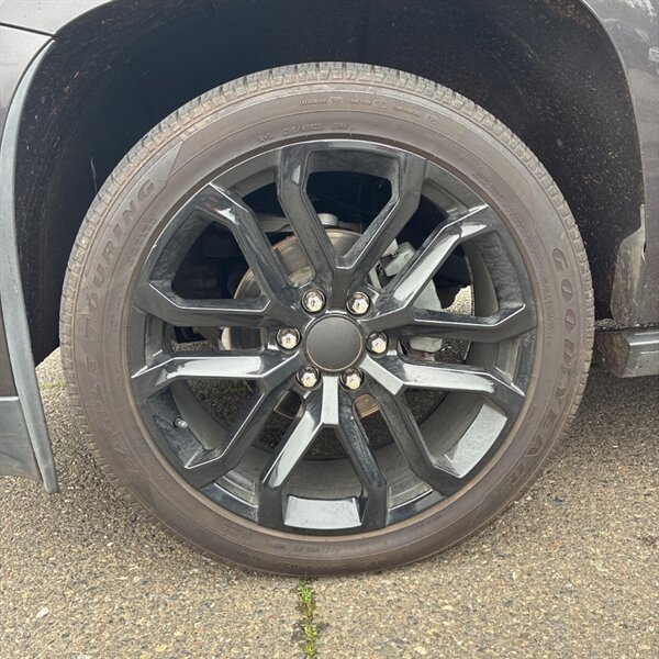 2016 Cadillac Escalade Platinum   - Photo 13 - Sherman Oaks, CA 91423