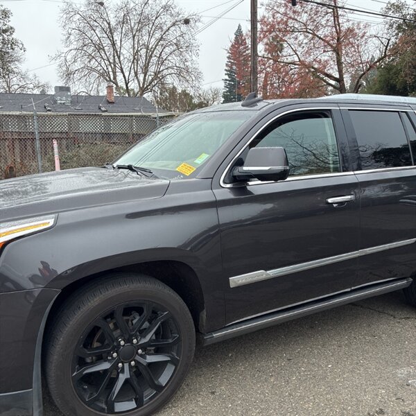 2016 Cadillac Escalade Platinum   - Photo 4 - Sherman Oaks, CA 91423