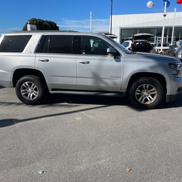 2017 Chevrolet Tahoe LT   - Photo 9 - Sherman Oaks, CA 91423