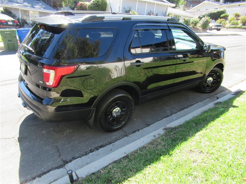 2017 Ford Explorer Police Interceptor Utility   - Photo 7 - Sherman Oaks, CA 91423