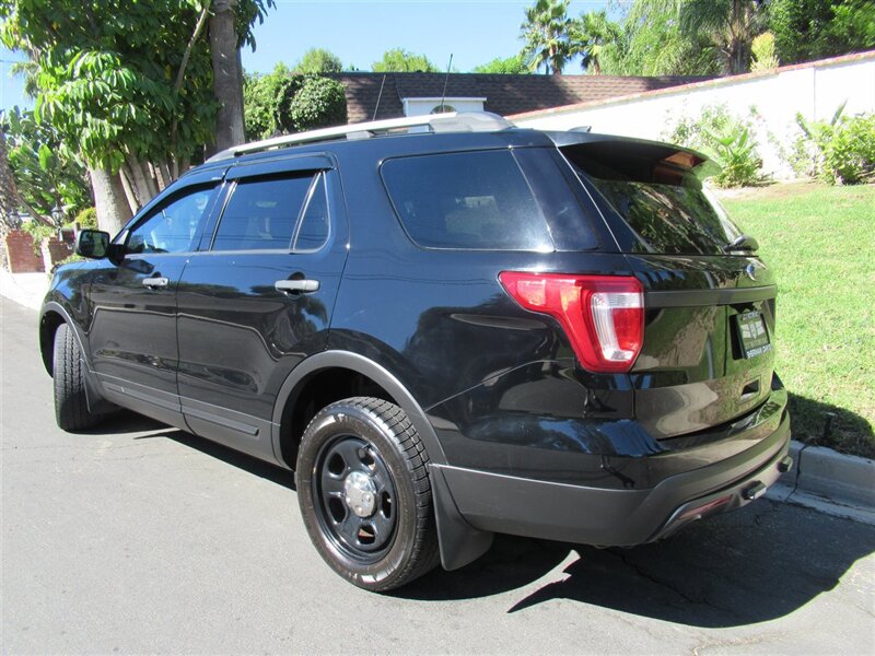 2017 Ford Explorer Police Interceptor Utility   - Photo 4 - Sherman Oaks, CA 91423