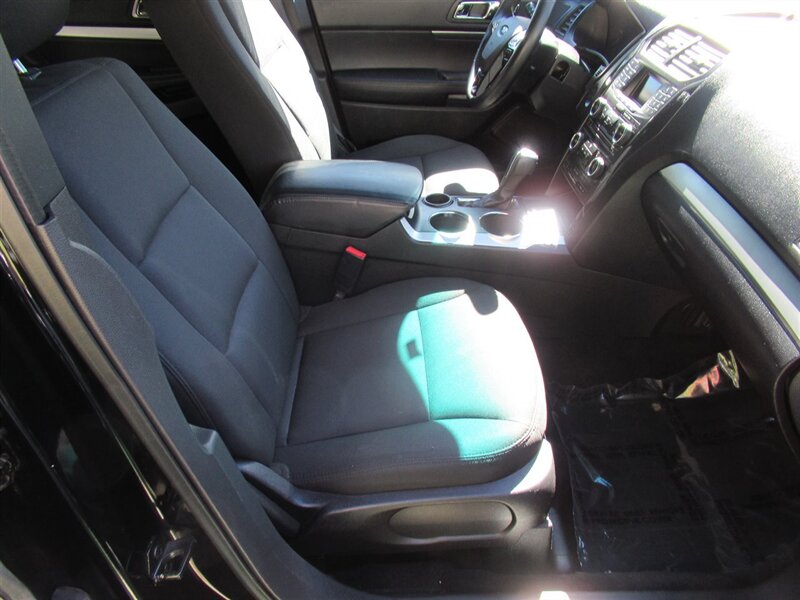 2017 Ford Explorer Police Interceptor Utility   - Photo 29 - Sherman Oaks, CA 91423