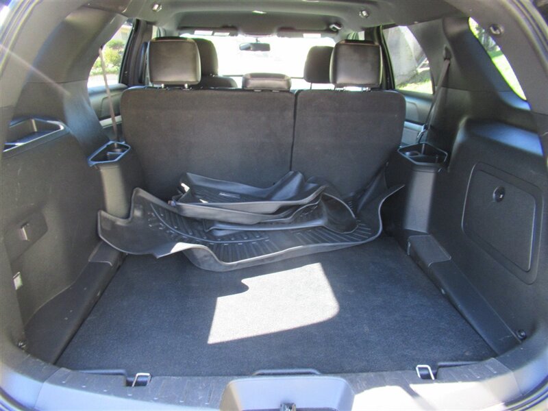 2017 Ford Explorer Police Interceptor Utility   - Photo 26 - Sherman Oaks, CA 91423