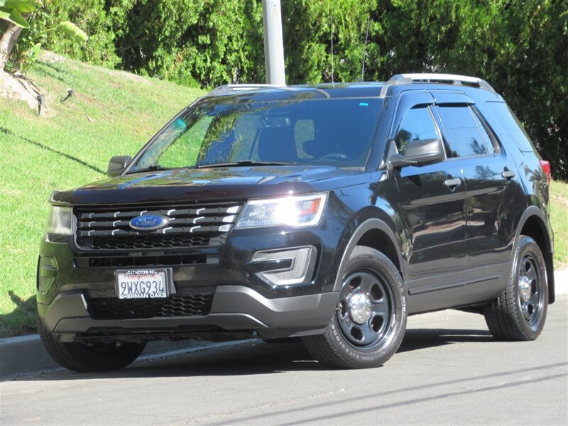 2017 Ford Explorer Police Interceptor Utility   - Photo 5 - Sherman Oaks, CA 91423