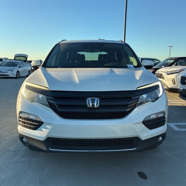 2017 Honda Pilot Touring   - Photo 5 - Sherman Oaks, CA 91423