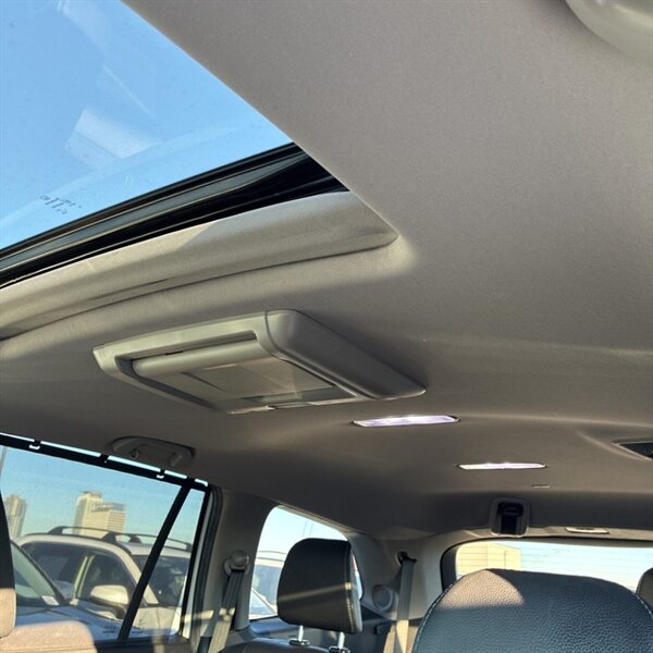 2017 Honda Pilot Touring   - Photo 28 - Sherman Oaks, CA 91423