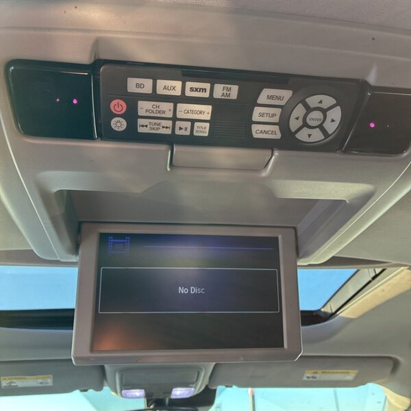 2017 Honda Pilot Touring   - Photo 24 - Sherman Oaks, CA 91423