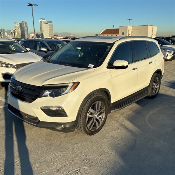 2017 Honda Pilot Touring   - Photo 1 - Sherman Oaks, CA 91423