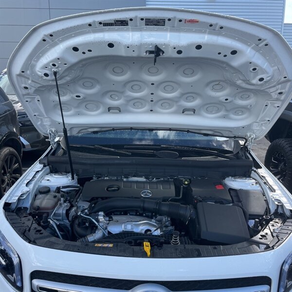 2021 Mercedes-Benz GLB GLB 250   - Photo 13 - Sherman Oaks, CA 91423