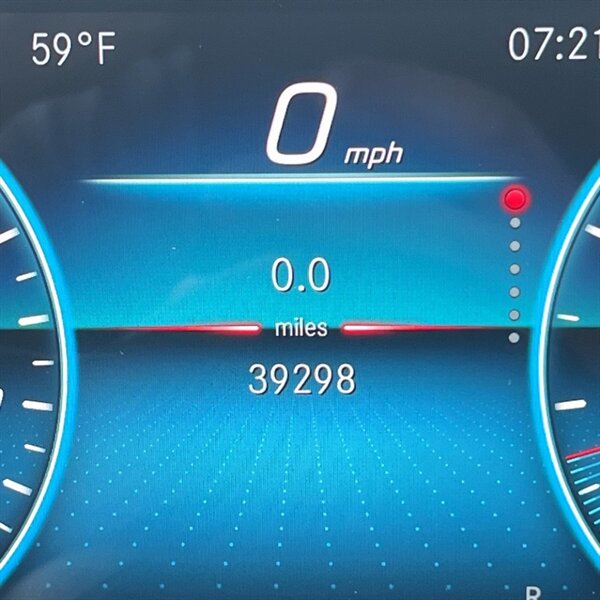 2021 Mercedes-Benz GLB GLB 250   - Photo 14 - Sherman Oaks, CA 91423