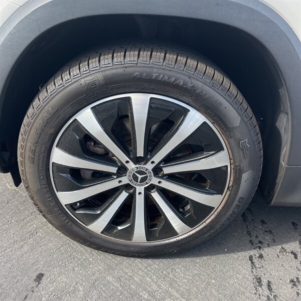 2021 Mercedes-Benz GLB GLB 250   - Photo 12 - Sherman Oaks, CA 91423