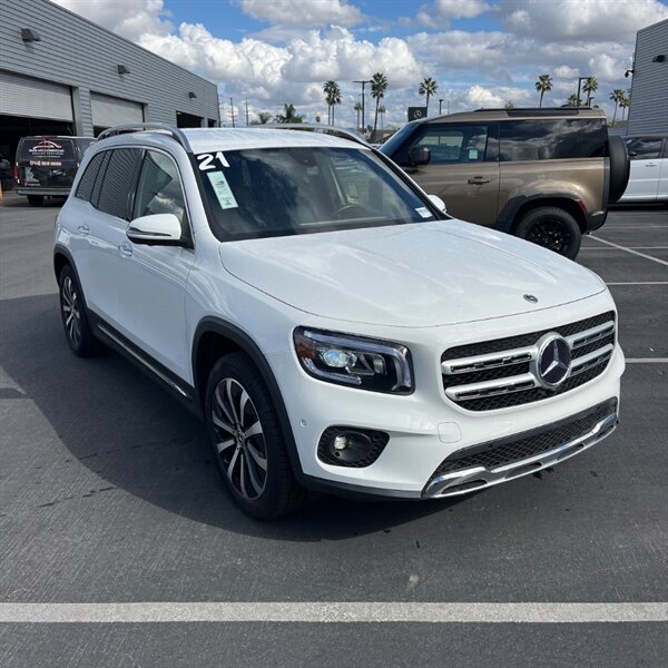 2021 Mercedes-Benz GLB GLB 250   - Photo 9 - Sherman Oaks, CA 91423