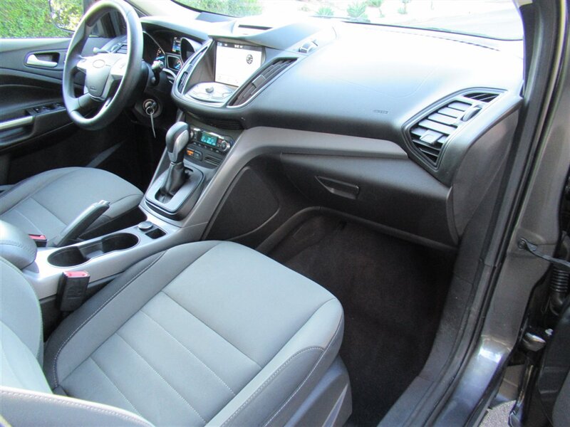 2016 Ford Escape SE   - Photo 28 - Sherman Oaks, CA 91423