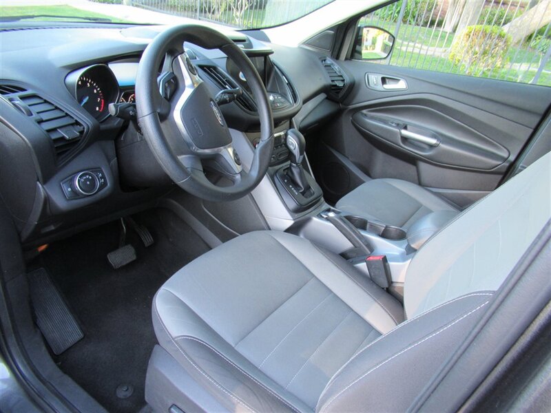 2016 Ford Escape SE   - Photo 14 - Sherman Oaks, CA 91423