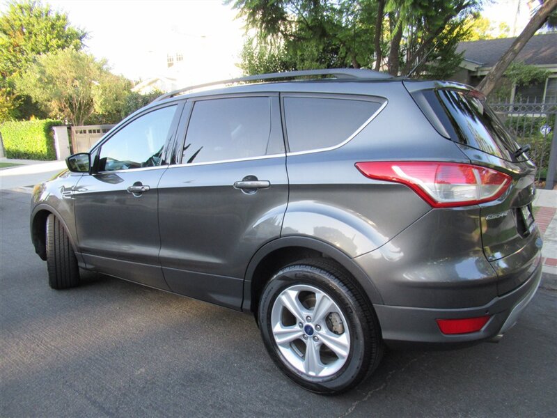 2016 Ford Escape SE   - Photo 4 - Sherman Oaks, CA 91423