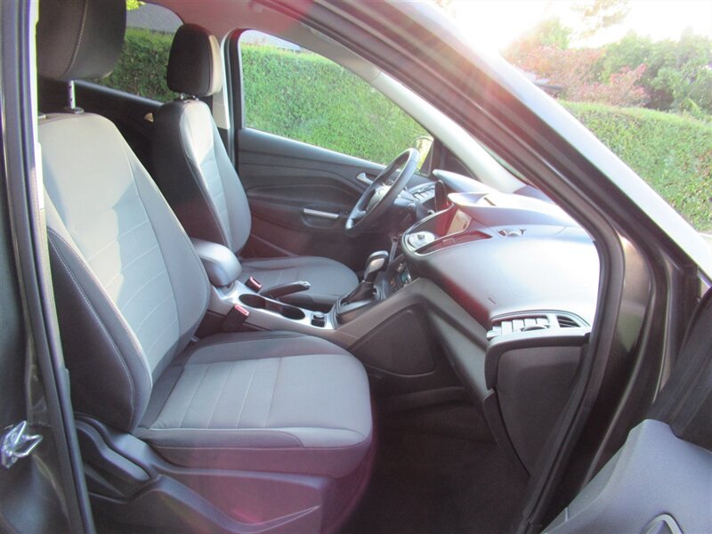 2016 Ford Escape SE   - Photo 27 - Sherman Oaks, CA 91423