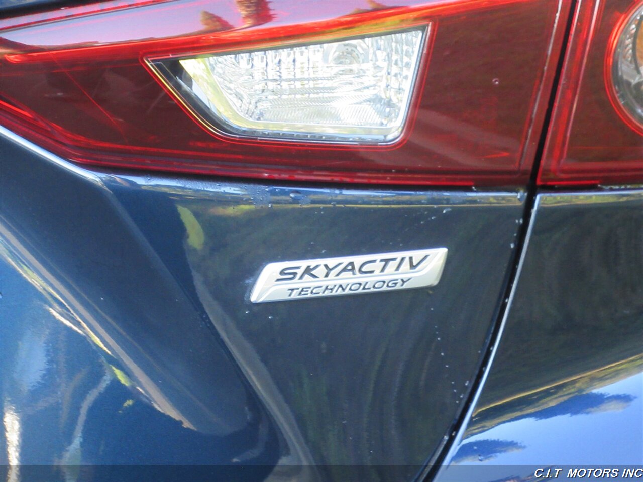 2018 Mazda Mazda3 Touring   - Photo 40 - Sherman Oaks, CA 91423