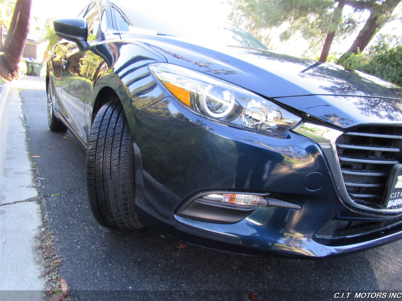 2018 Mazda Mazda3 Touring   - Photo 45 - Sherman Oaks, CA 91423