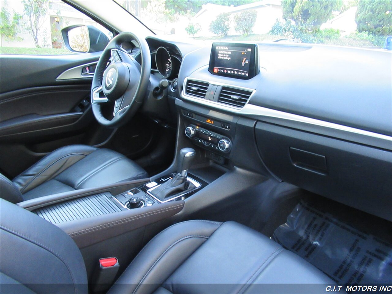 2018 Mazda Mazda3 Touring   - Photo 35 - Sherman Oaks, CA 91423