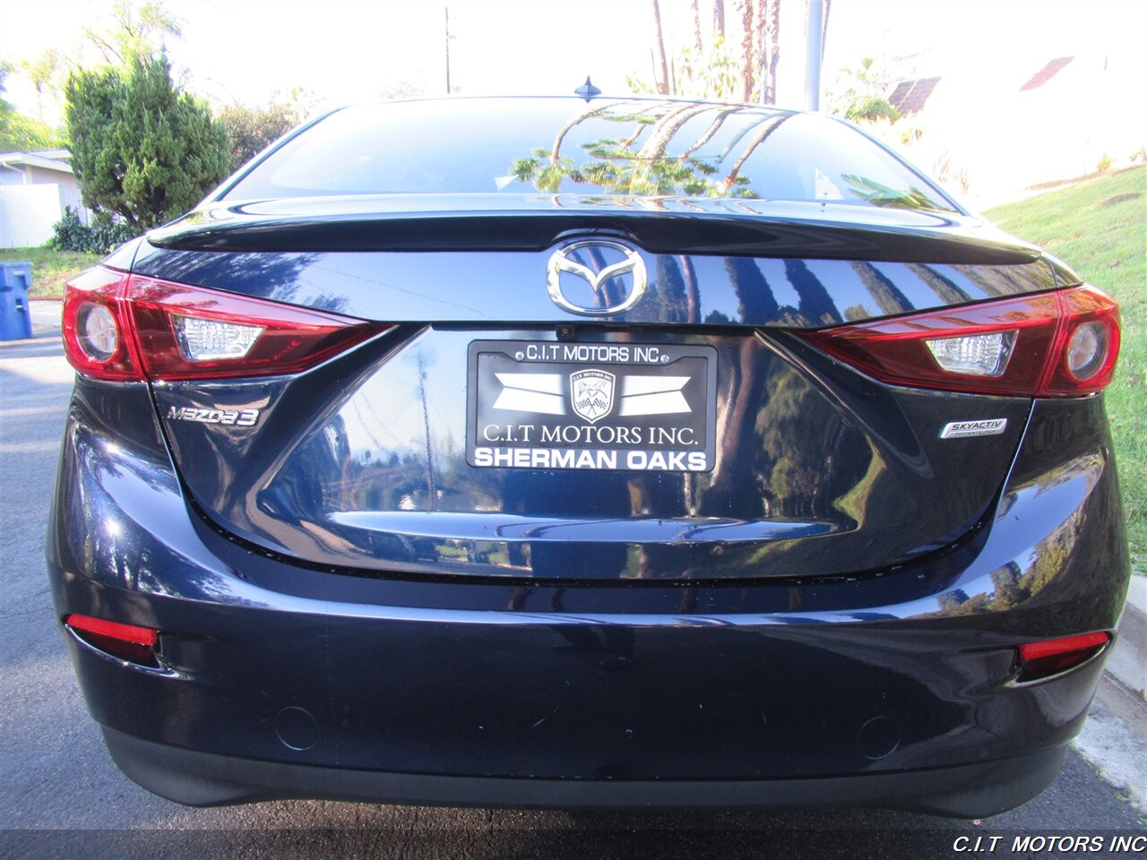 2018 Mazda Mazda3 Touring   - Photo 39 - Sherman Oaks, CA 91423