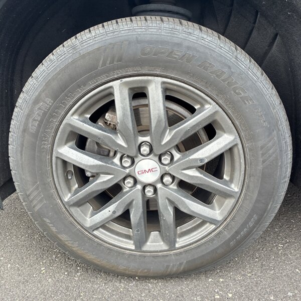 2019 GMC Acadia SLT-1   - Photo 13 - Sherman Oaks, CA 91423