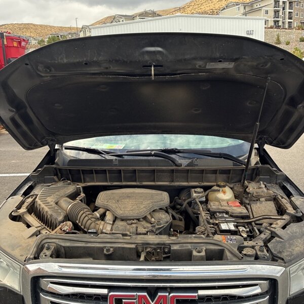 2019 GMC Acadia SLT-1   - Photo 14 - Sherman Oaks, CA 91423