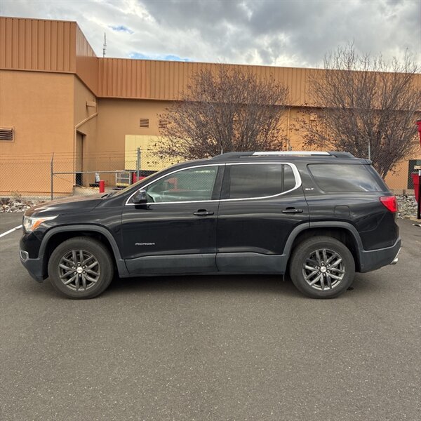 2019 GMC Acadia SLT-1   - Photo 10 - Sherman Oaks, CA 91423