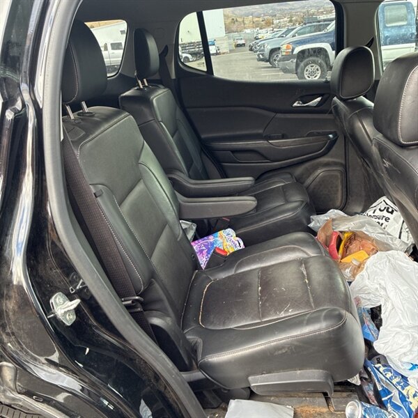 2019 GMC Acadia SLT-1   - Photo 15 - Sherman Oaks, CA 91423