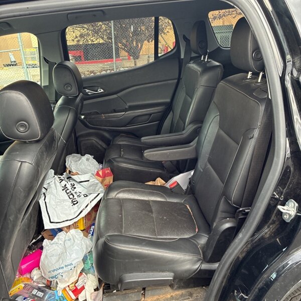 2019 GMC Acadia SLT-1   - Photo 16 - Sherman Oaks, CA 91423