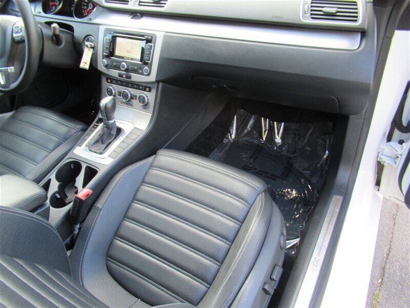 2013 Volkswagen CC Lux PZEV   - Photo 31 - Sherman Oaks, CA 91423