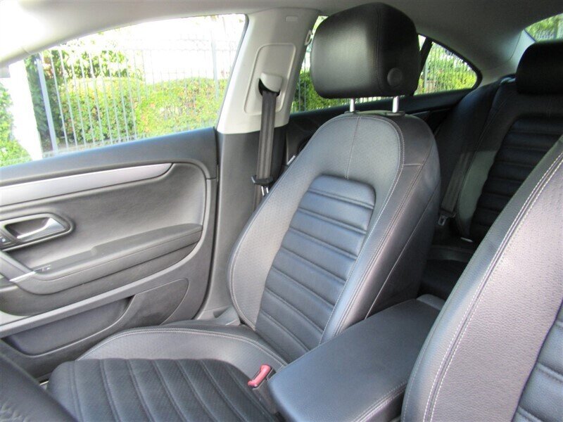 2013 Volkswagen CC Lux PZEV   - Photo 16 - Sherman Oaks, CA 91423