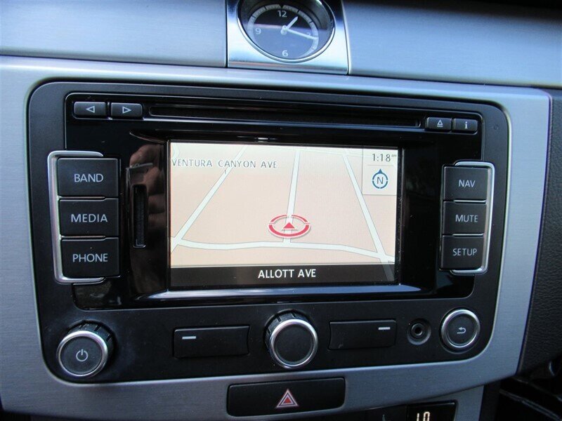 2013 Volkswagen CC Lux PZEV   - Photo 20 - Sherman Oaks, CA 91423