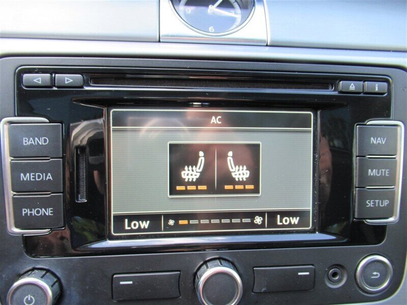 2013 Volkswagen CC Lux PZEV   - Photo 22 - Sherman Oaks, CA 91423