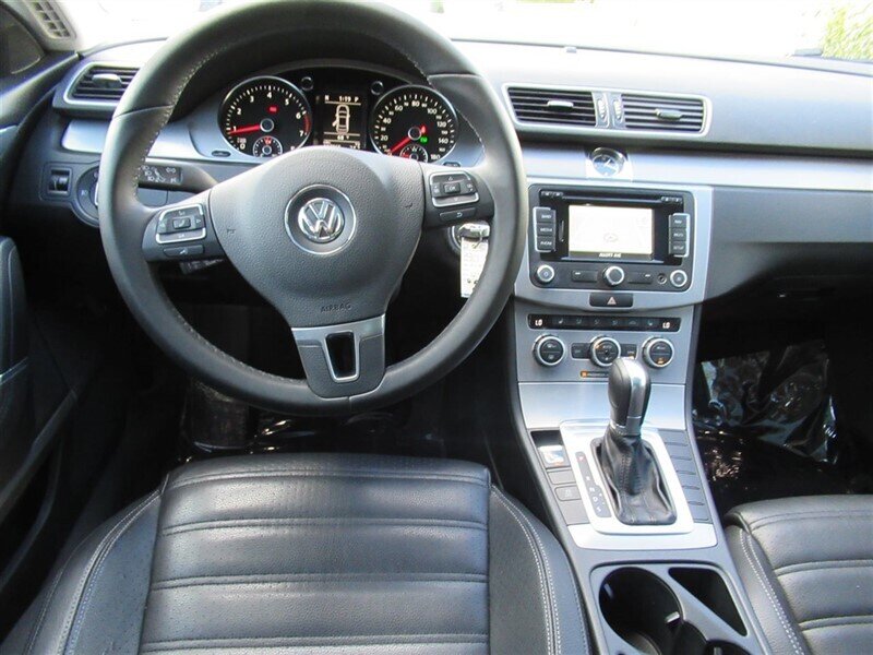 2013 Volkswagen CC Lux PZEV   - Photo 27 - Sherman Oaks, CA 91423