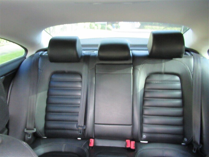 2013 Volkswagen CC Lux PZEV   - Photo 17 - Sherman Oaks, CA 91423