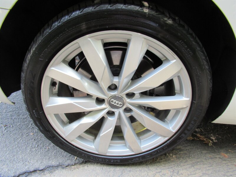 2017 Audi A4 2.0T quattro Premium   - Photo 15 - Sherman Oaks, CA 91423