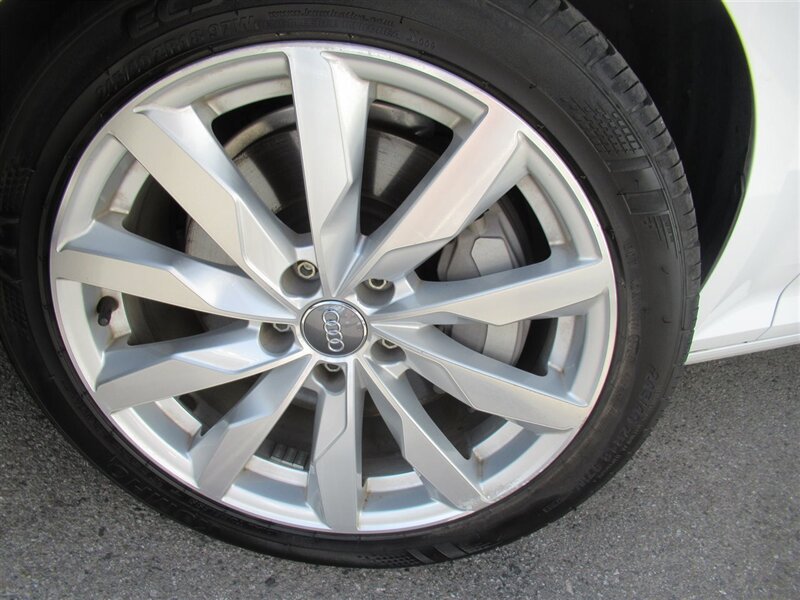 2017 Audi A4 2.0T quattro Premium   - Photo 11 - Sherman Oaks, CA 91423