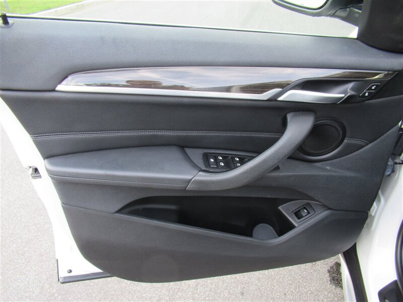 2016 BMW X1 xDrive28i   - Photo 17 - Sherman Oaks, CA 91423