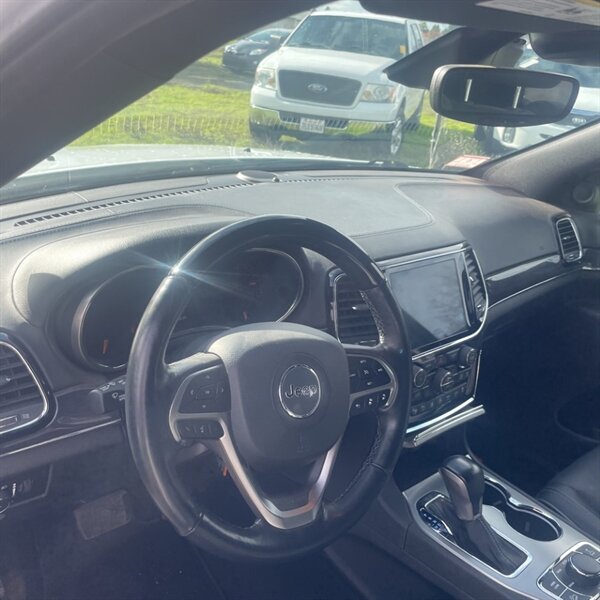 2021 Jeep Grand Cherokee Overland   - Photo 18 - Sherman Oaks, CA 91423