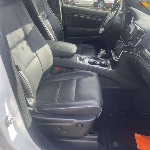 2021 Jeep Grand Cherokee Overland   - Photo 17 - Sherman Oaks, CA 91423