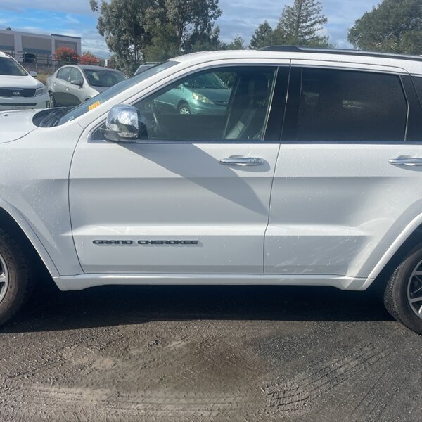 2021 Jeep Grand Cherokee Overland   - Photo 10 - Sherman Oaks, CA 91423
