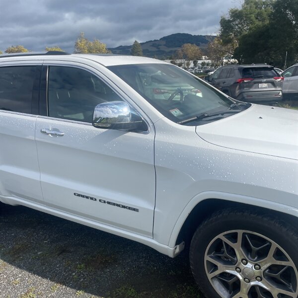 2021 Jeep Grand Cherokee Overland   - Photo 5 - Sherman Oaks, CA 91423