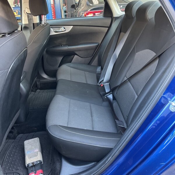 2022 Kia Forte FE   - Photo 14 - Sherman Oaks, CA 91423